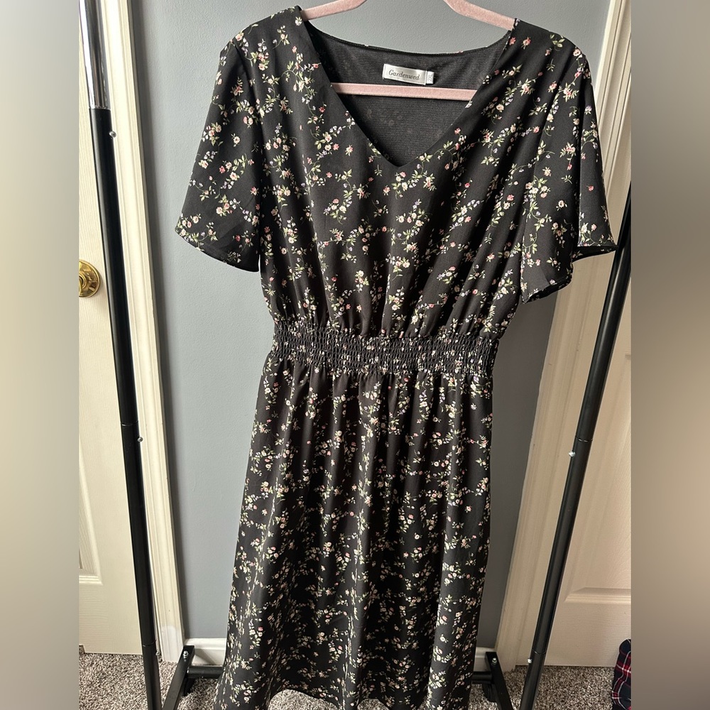 2X Amazon Gardenwed Chiffon Floral Dress for Women with V Neck Elastic Waist.